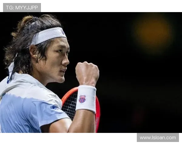 张之臻强势逆转晋级巴黎大师赛展现中国网球新力量 张之臻强势逆转晋级巴黎大师赛展现中国网球新力量