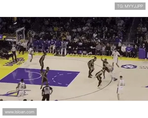 NBA新赛季火爆开启 巨星加盟与交易动态引发热议