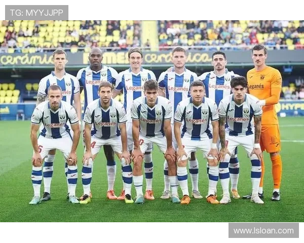 皇家社会俱乐部迎来关键战役球队状态回升全队誓夺胜利 皇家社会俱乐部迎来关键战役球队状态回升全队誓夺胜利