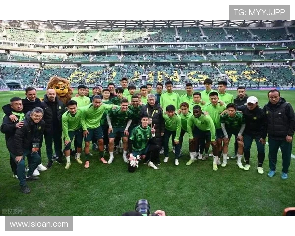 国家队迎来关键赛事年轻球员集体爆发引发球迷热议新周期表现亮眼